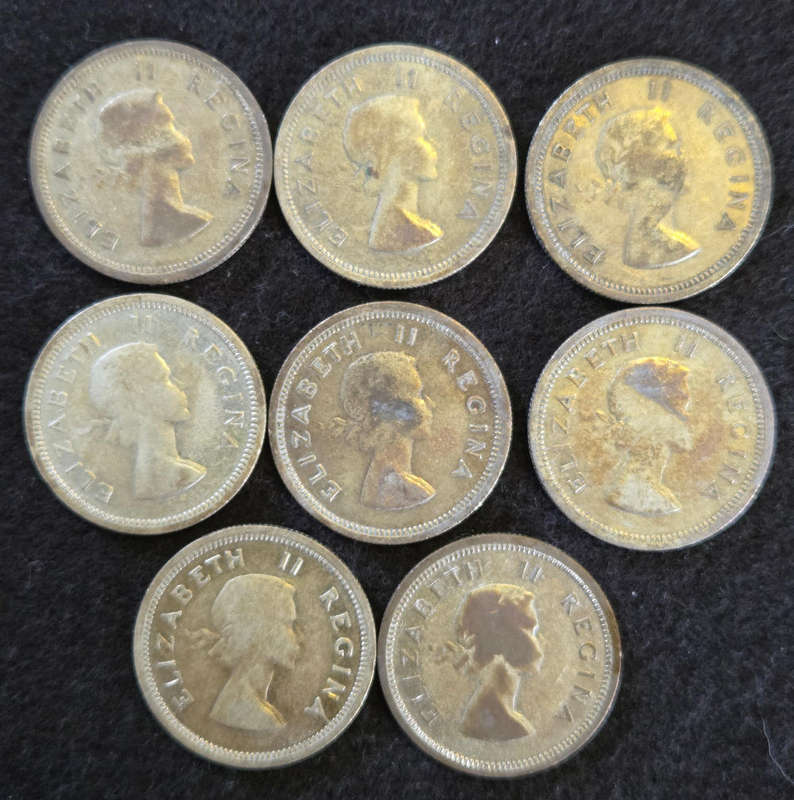 1 Shilling 1958 (x8) Bidding is for the lit.