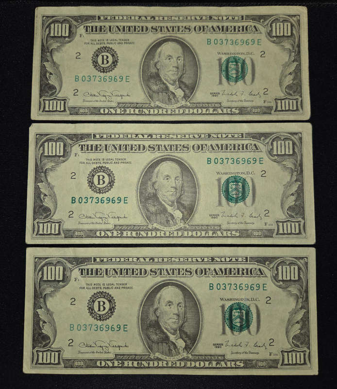 3 x $100 (NOT GENUINE)