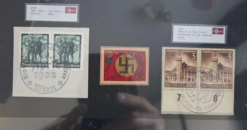 WW2 era stamps - back to back stamps set