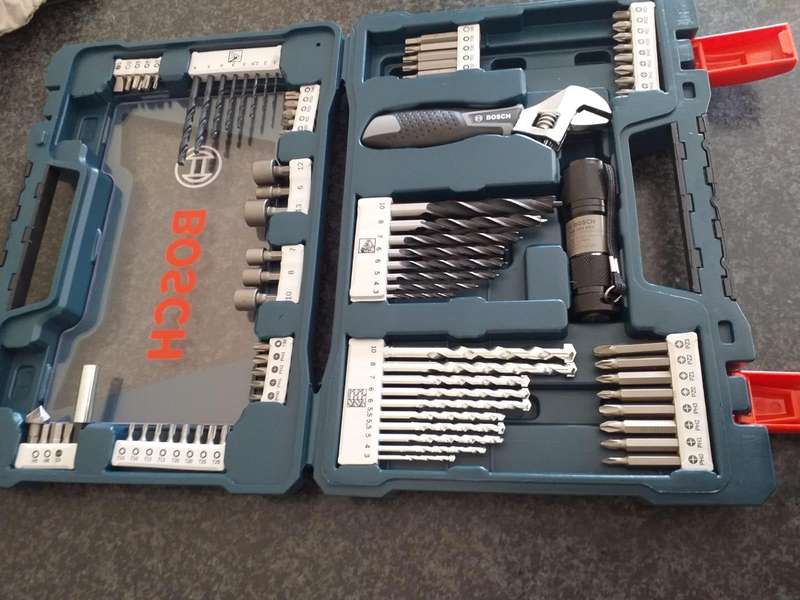 Bosch 83Piece VLine Titanium Drill & Screwdriver Bit Set  New, Sealed