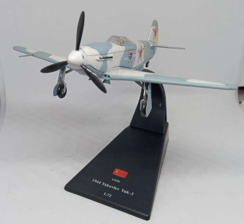 AmerCom Model, 1944 Yakovlev YAK-3 WW2 Russia 1:72 Scale Die-Cast NO BOX