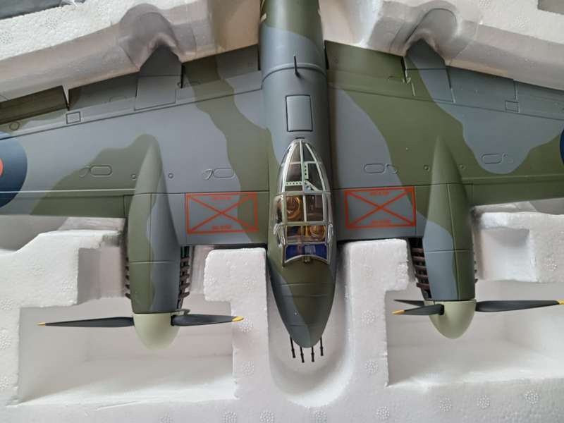 Corgi, Aviation De Havilland Mosquito FBVI Diecast Model Airplane AA34606 1:32