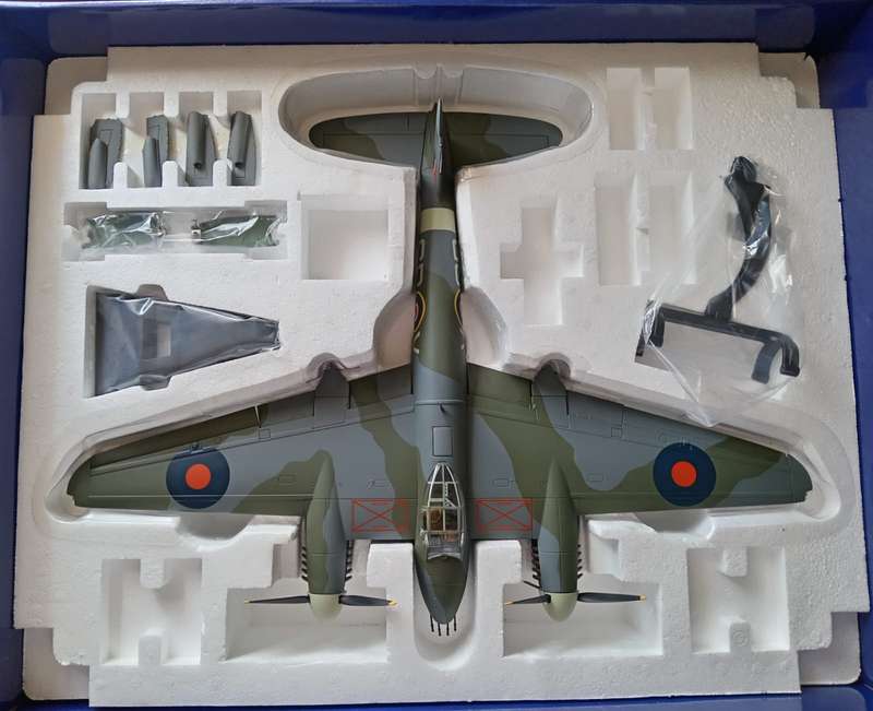 Corgi, Aviation De Havilland Mosquito FBVI Diecast Model Airplane AA34606 1:32
