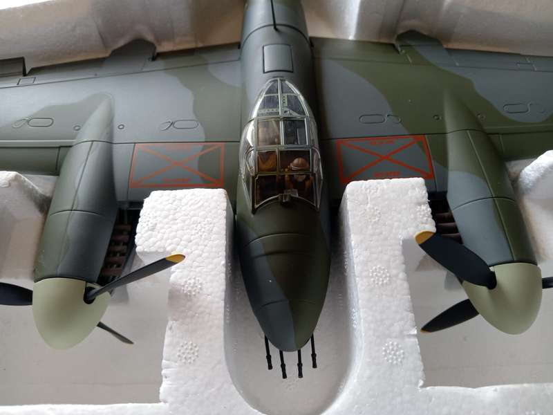Corgi, Aviation De Havilland Mosquito FBVI Diecast Model Airplane AA34606 1:32