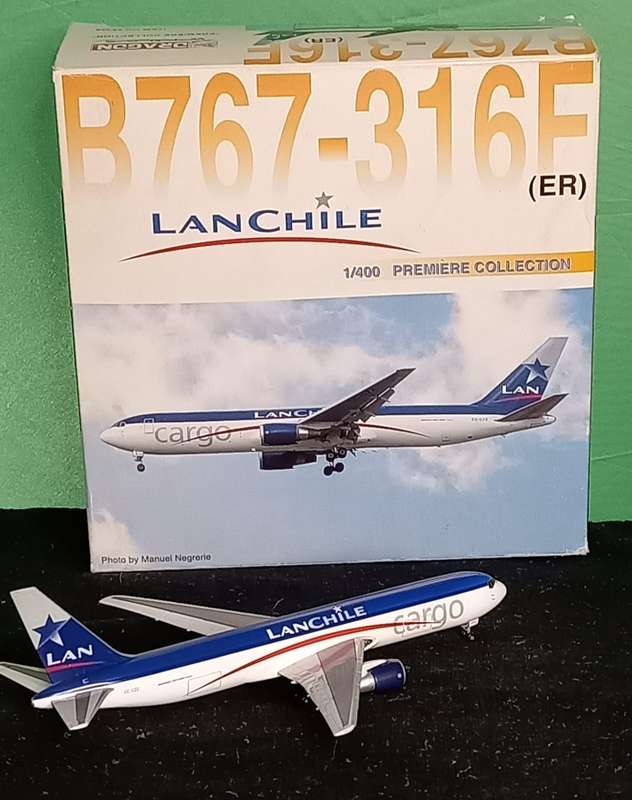 Dragon Wings, 55338 LANChile Boeing 767-316F (er) 1/400 Scale Diecast Model