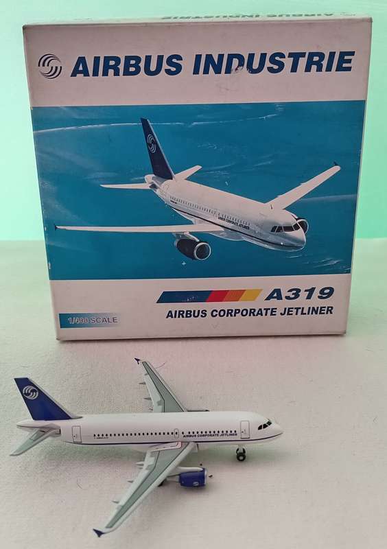Dragon Wings ,Airbus Industrie A319-100 Airbus Corporate Jetliner 1:400