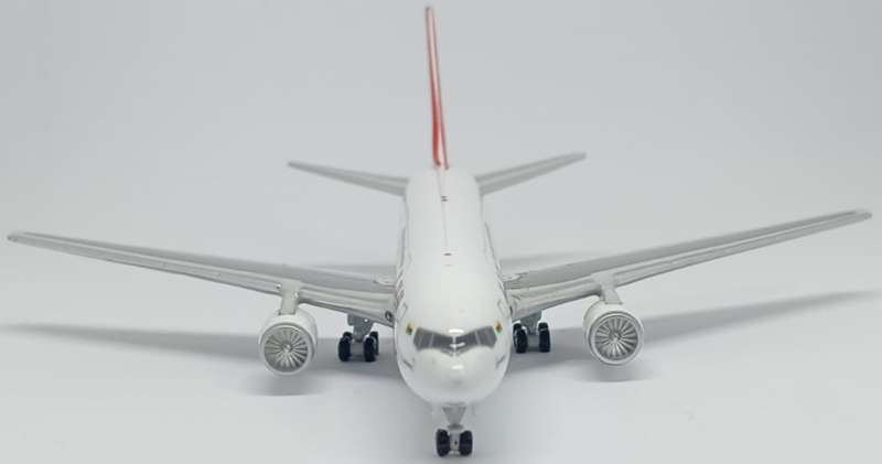 Gemini Jets II Linhas Aereas De Mosambique Boeing 767-200 Reg. EI-CEM, 1,400 Scale (Custom Made)
