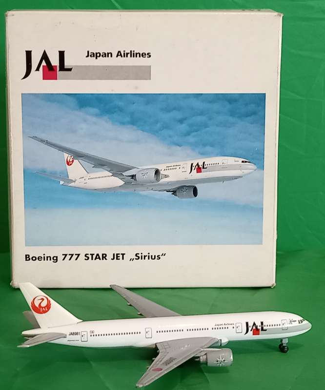 Herpa Wings, JAL Japan Airlines B 777-246 Star Jet "Sirius" 1:500