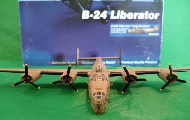 Hobby Master, B-24 Liberator HA9101 Lady Be Good B-24D Die Cast Model Air Power