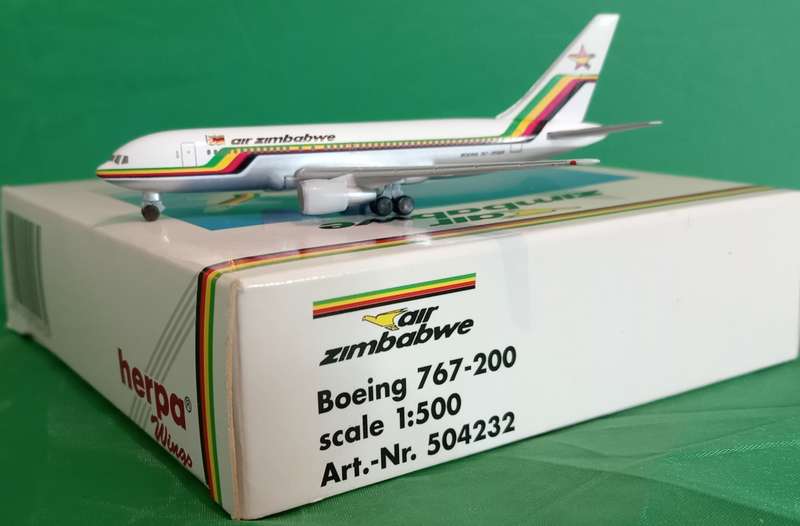 Herpa Wings   Air Zimbabwe - Boeing 767 200ER  (HW504232) 1/500