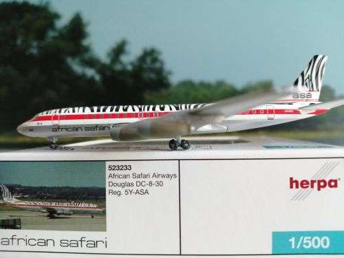 Herpa Wings, African Safari DC-8-30 Reg. 5Y-ASA 1:500 523233