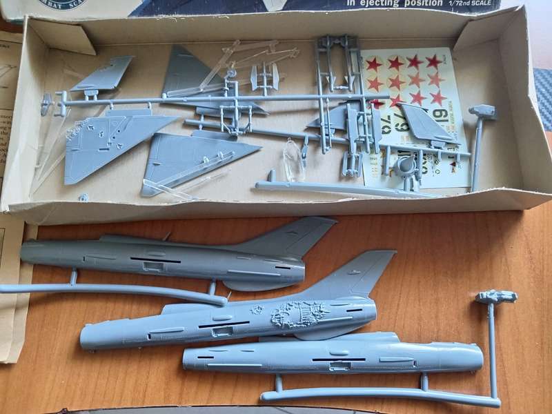 IMC Models, MIG 21D Build Stock or Battle Damaged All Weather Fighter Model Kit
