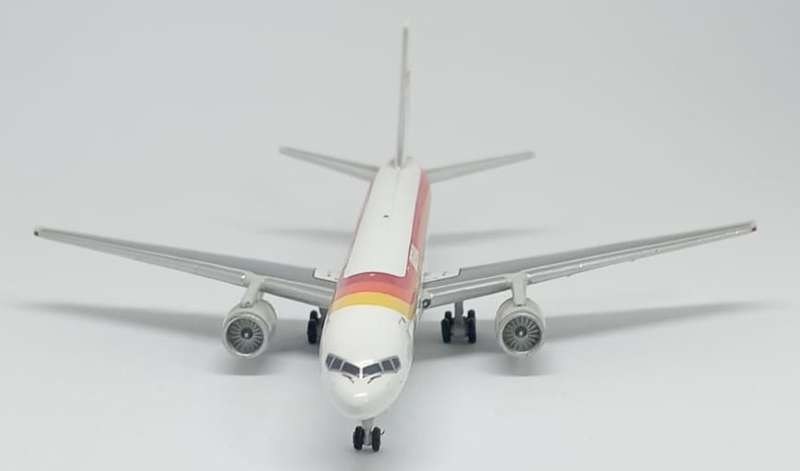 Iberia 1,400 Boeing 757-200 Limited Edition 500pcs Worldwide SkyJets 400