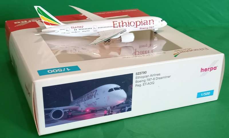 Herpa Wings Boeing 787-8 Dreamliner Ethiopian Airlines ET-AOQ  523790 1:500