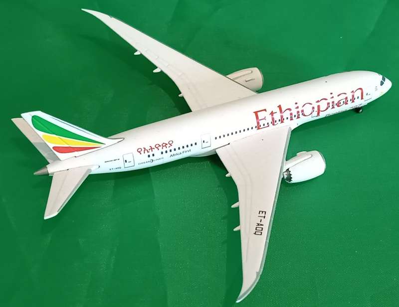 Herpa Wings Boeing 787-8 Dreamliner Ethiopian Airlines ET-AOQ  523790 1:500