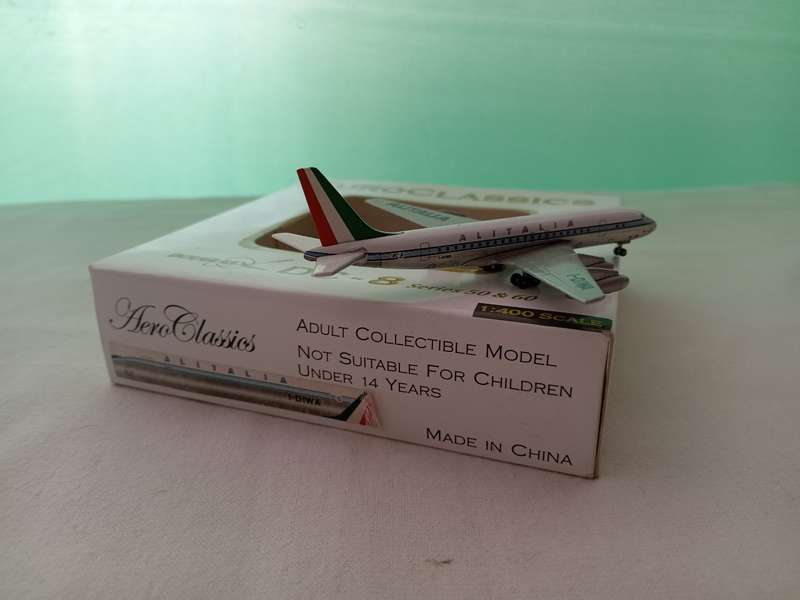 Aeroclassics ACIDIWA Alitalia Douglas DC-8-43 I-DIWA Diecast 1/400 Model + GSE