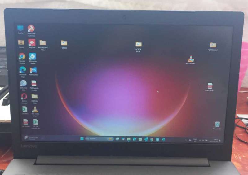 Lenovo 15inch Laptop i5 7th gen cpu, 8GB RAM, 500gb HDD