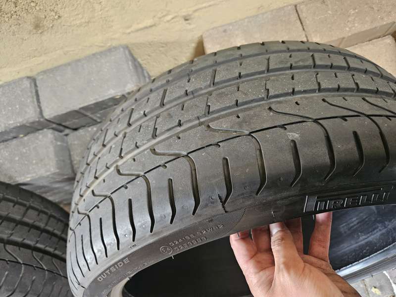 Pirelli p zero tyres 225/35/R19 X4