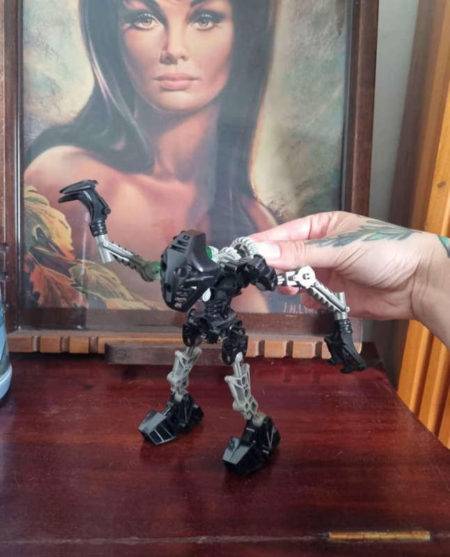 Vintage Lego Technic "Onua" Bionicle black