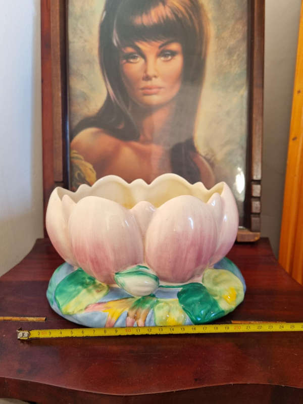 Vintage Clarice Cliff Lily Vase