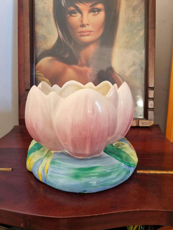 Vintage Clarice Cliff Lily Vase