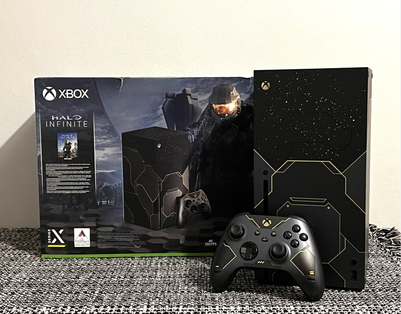 Xbox Series X 1TB Console Halo Infinite Limited Edition - With Extras