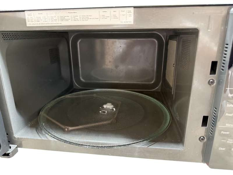 LG 42L Black Microwave - MS4295DIS - NOT WORKING READ DESCRIPTION