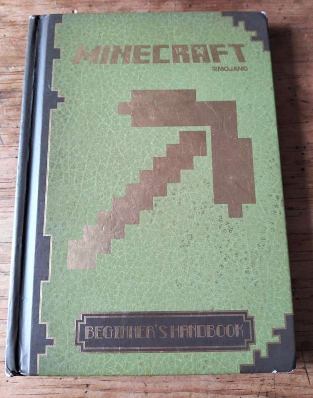 Minecraft: Beginner's Handbook (Official Mojang Handbook)