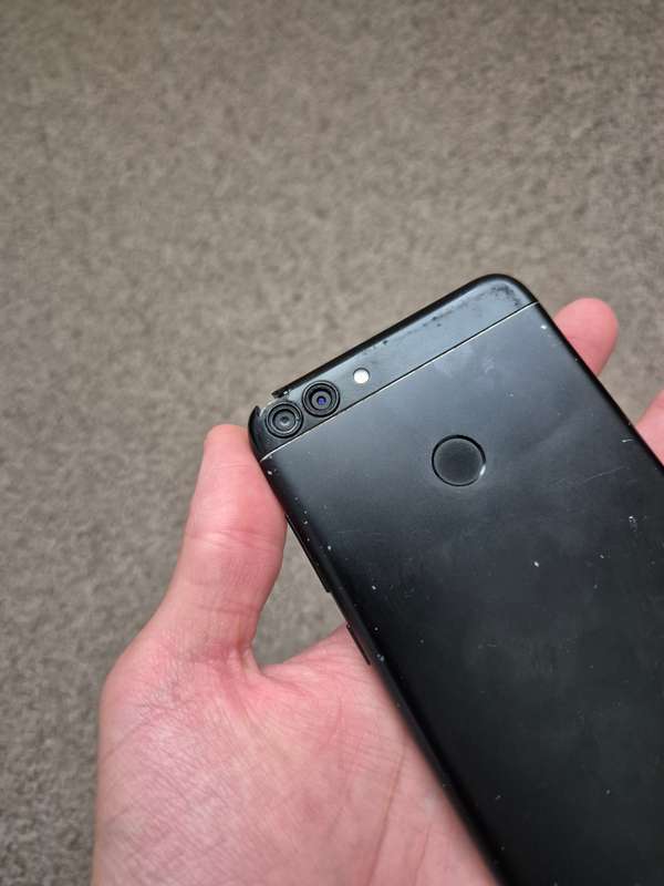 Huawei P smart 32gb 3gb ram dual sim