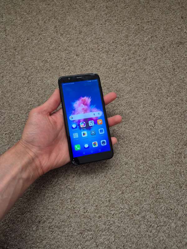 Huawei P smart 32gb 3gb ram dual sim