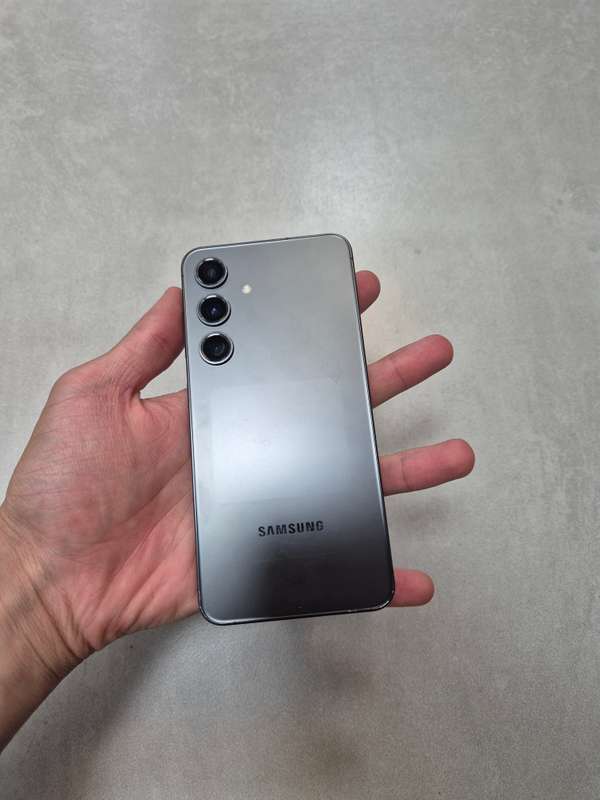 Samsung S24 256gb Dual sim 8gb ram