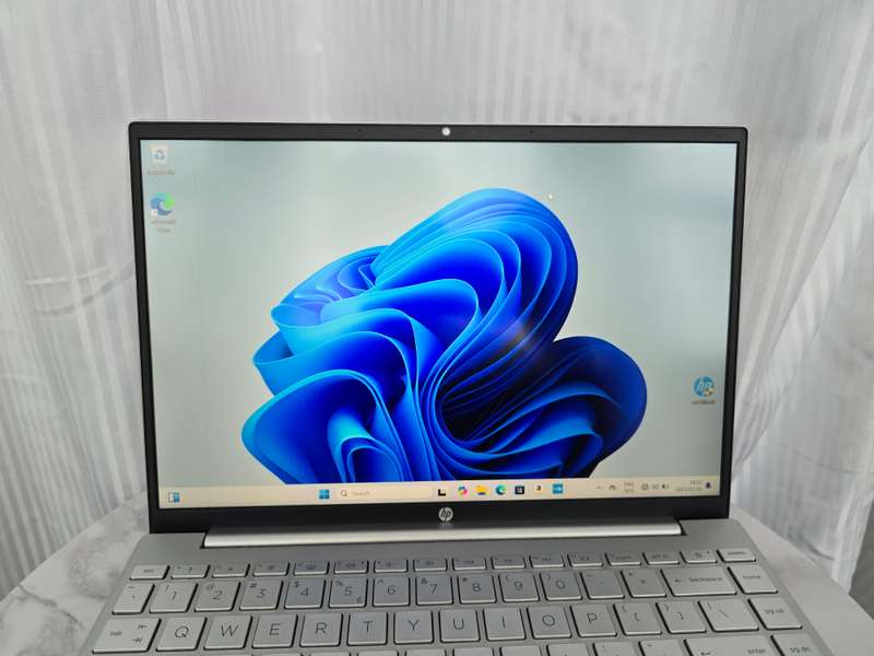 HP Pavilion Aero 13 Notebook PC  Ryzen 5-5600U / 13.3 WUXGA / 8GB RAM / 512GB SSD / Win 11 Home