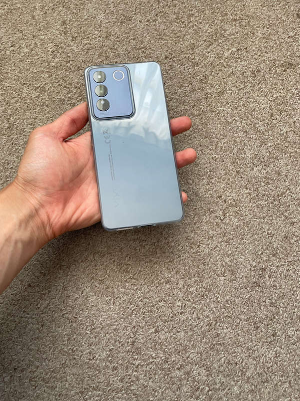 Vivo v27e 256gb 12gb ram Dual sim with cover