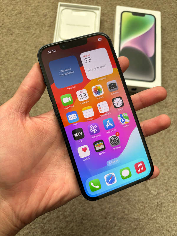 Apple iPhone 14 128gb 6gb ram dual sim with box and cable