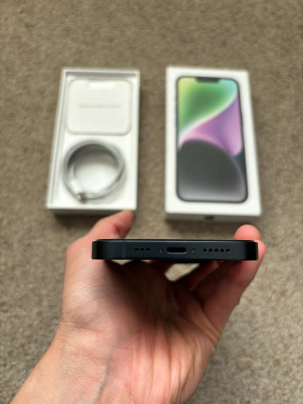 Apple iPhone 14 128gb 6gb ram dual sim with box and cable