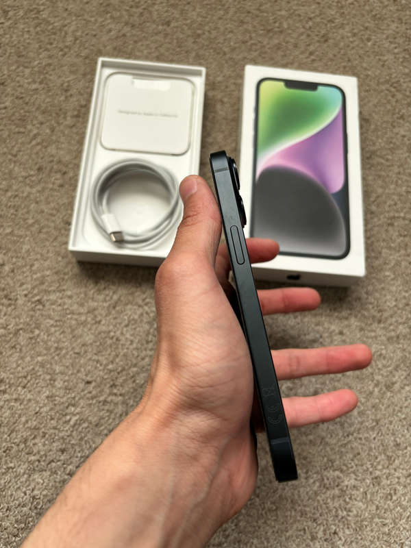 Apple iPhone 14 128gb 6gb ram dual sim with box and cable