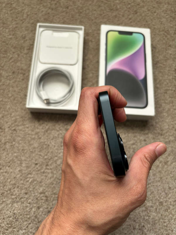 Apple iPhone 14 128gb 6gb ram dual sim with box and cable
