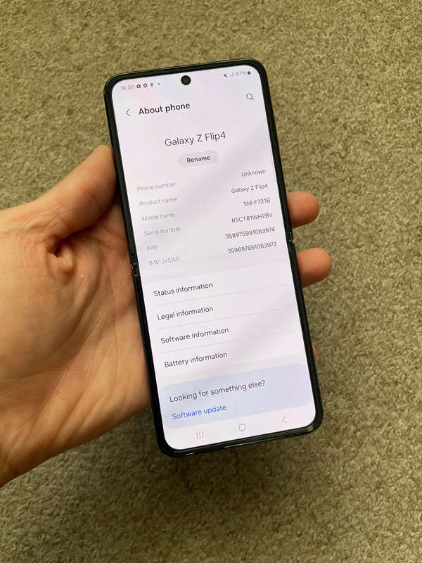 Samsung Z flip 4 5G 256gb 8gb ram Excellent condition