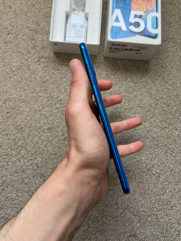 Samsung A50 128gb 4gb ram with box and charger