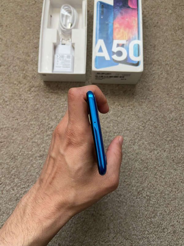 Samsung A50 128gb 4gb ram with box and charger