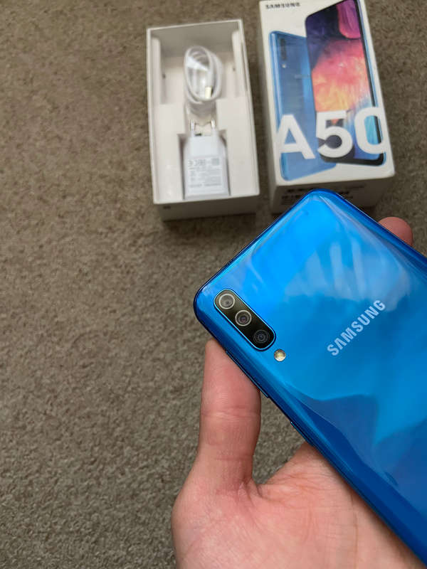 Samsung A50 128gb 4gb ram with box and charger