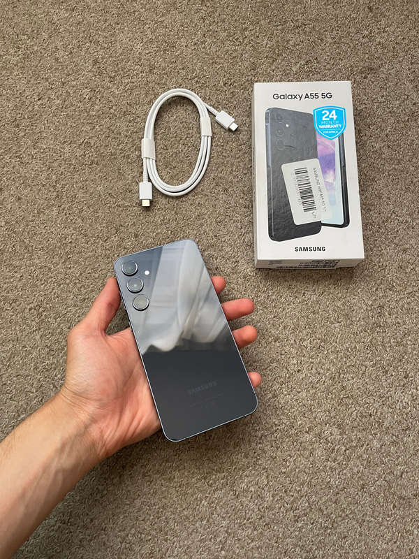 Samsung A55 5G 256gb 8gb ram Dual Sim immaculate condition with box and cable few weeks old