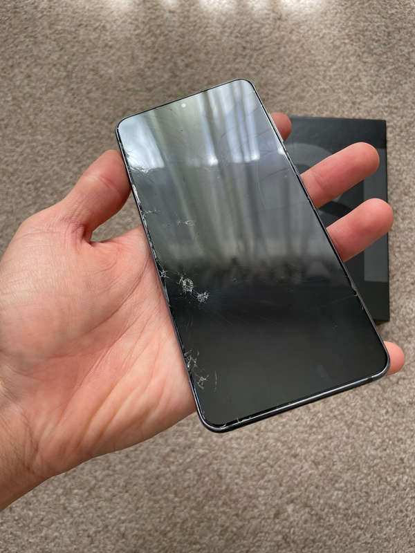 Samsung S21 5G 256gb 8gb ram Dual SIM phantom grey with box and cover cracked screen