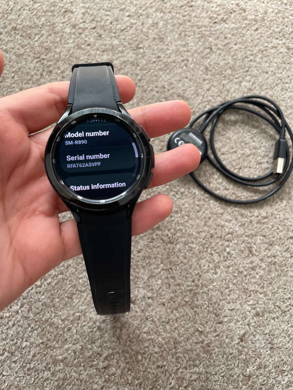 Samsung watch 4 classic BT 42mm with and charger