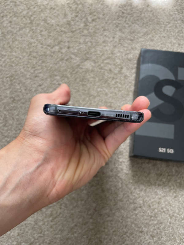 Samsung S21 5G 256gb 8gb ram Dual SIM phantom grey with box and cover cracked screen