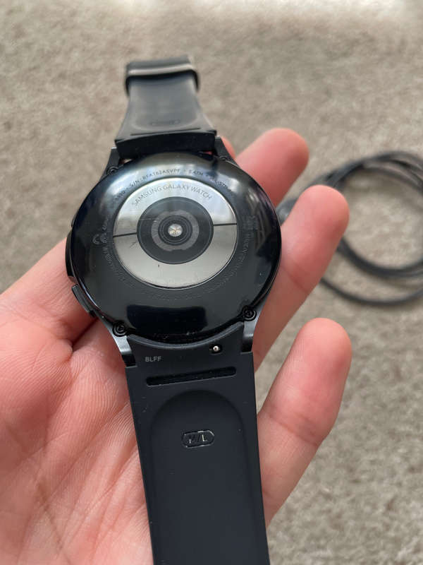 Samsung watch 4 classic BT 42mm with and charger