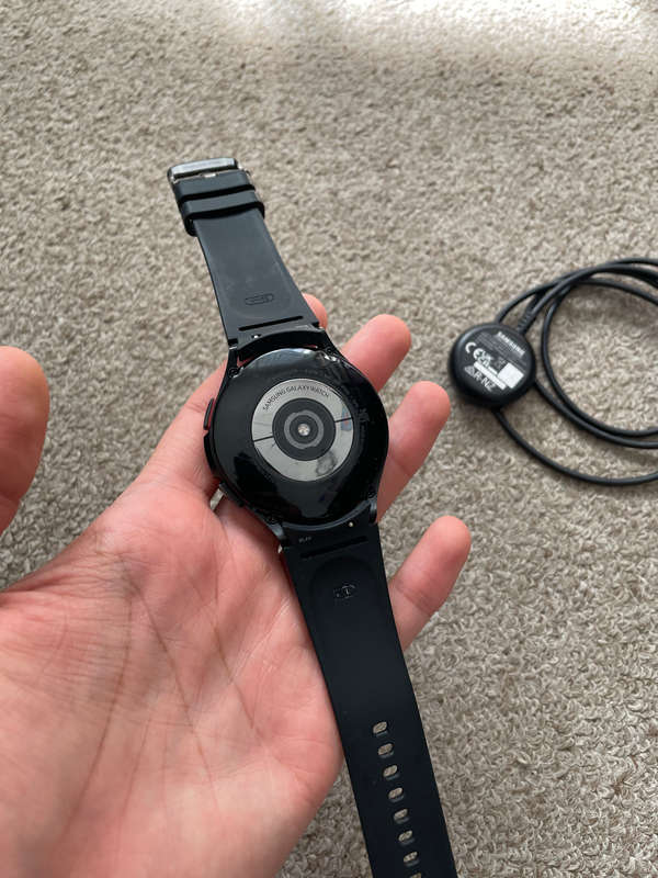 Samsung watch 4 classic BT 42mm with and charger