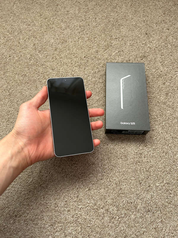 Samsung S25 5G 256gb 12gb ram Dual sim with box and cable, brand new open box with receipt 4 days ol