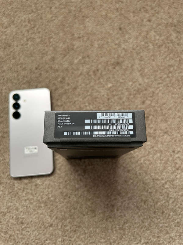 Samsung S25 5G 256gb 12gb ram Dual sim with box and cable, brand new open box with receipt 4 days ol