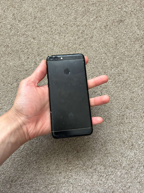 Huawei P smart 32gb 3gb ram dual sim